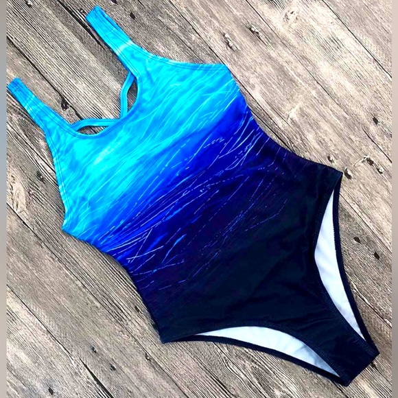 Other - 2X Plus Size Lady’s One Piece Tri-Colour Blue Bathing Suit, Like New